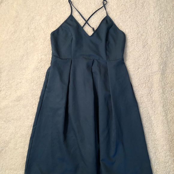 Simple Blue Dress with Pockets - Picture 3 of 6